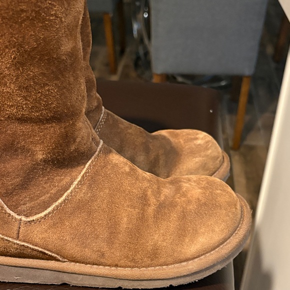 UGG Tan Shearling Lined Boots - Picture 4 of 11